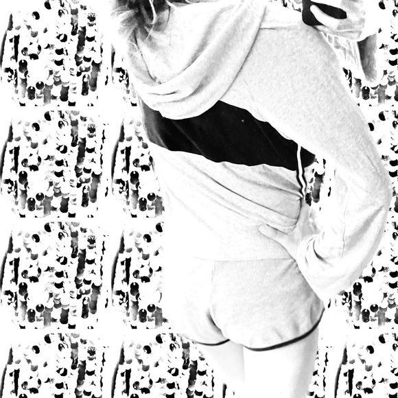 A FINE LINE | S | Crop Raw Hem Hoodie Pullover Bell Striped Colorblock Trim Top - Picture 6 of 16